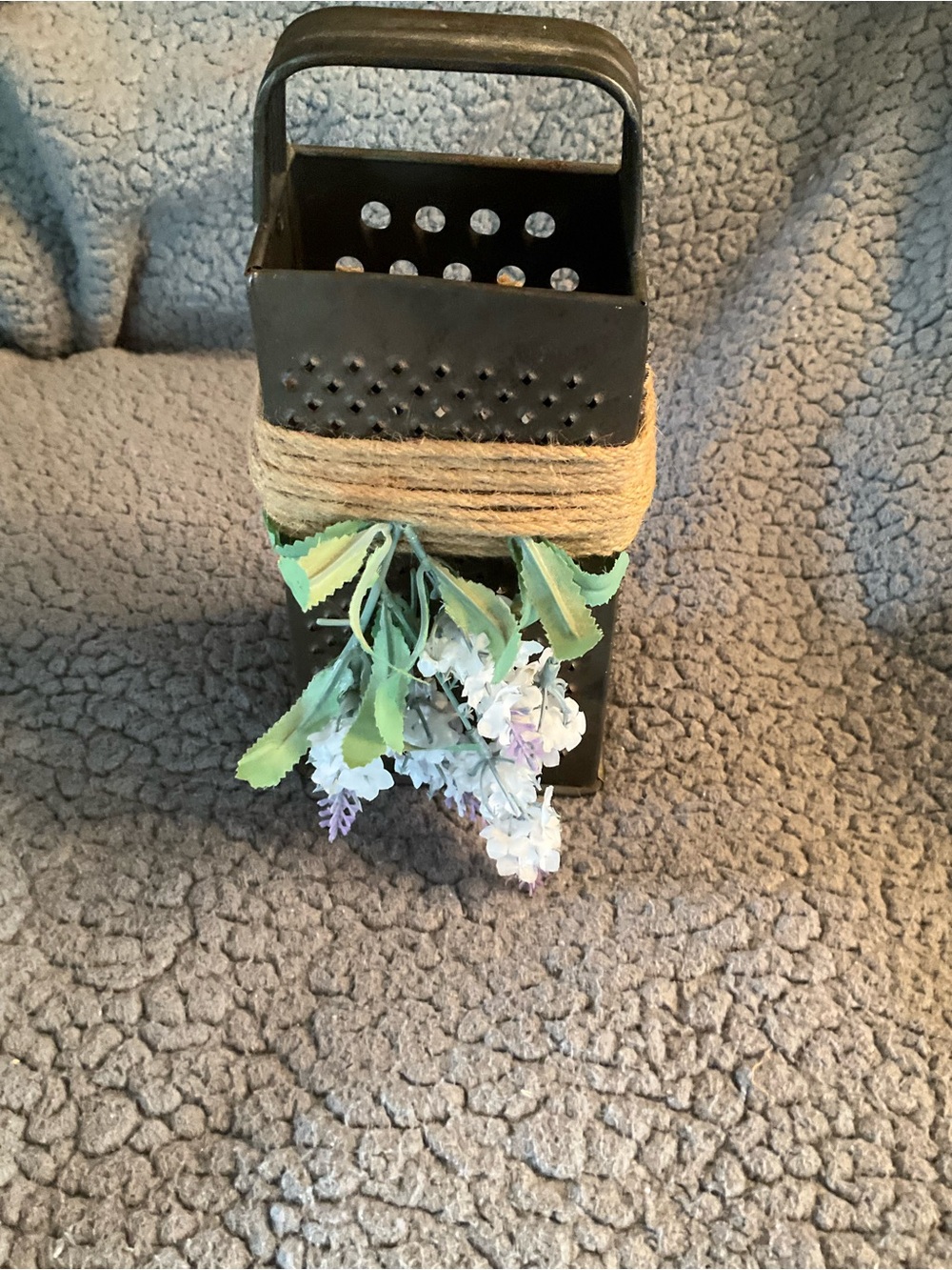 Vintage 1960-1970 decorated metal grater